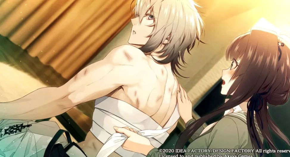 Ichika envuelve vendas el cuerpo muy magullado de Kei.