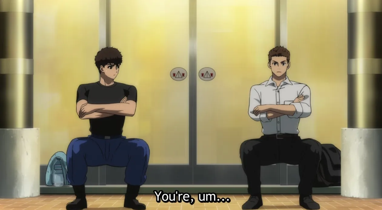 Daigo y Shun haciendo sentadillas afuera de un edificio