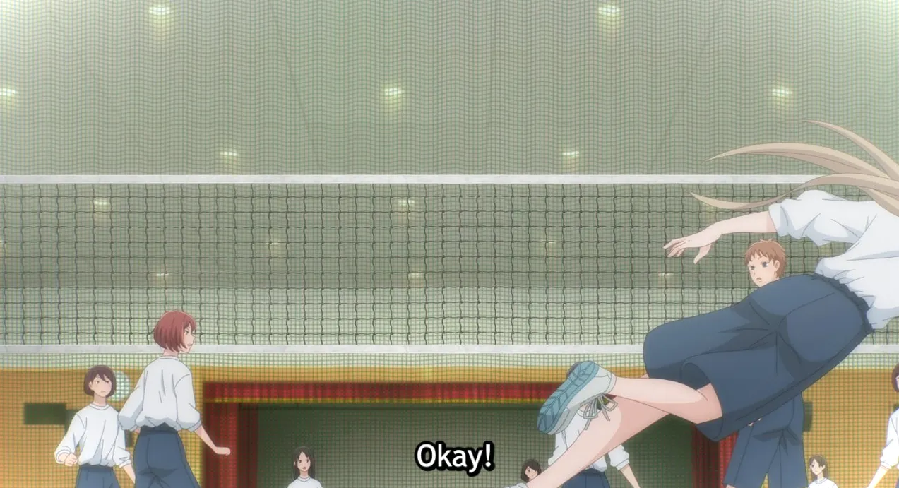 Isaku cae fuera del cuadro mientras jugaba voleibol