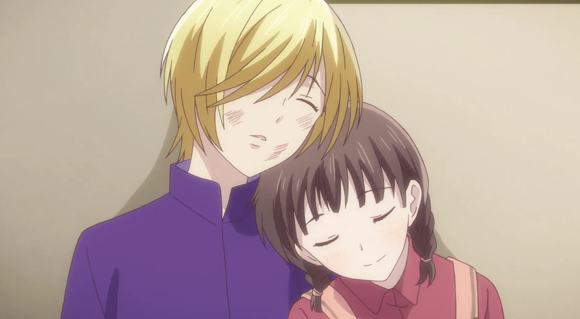 Tohru y Arisa apoyados uno contra el otro, dormidos.