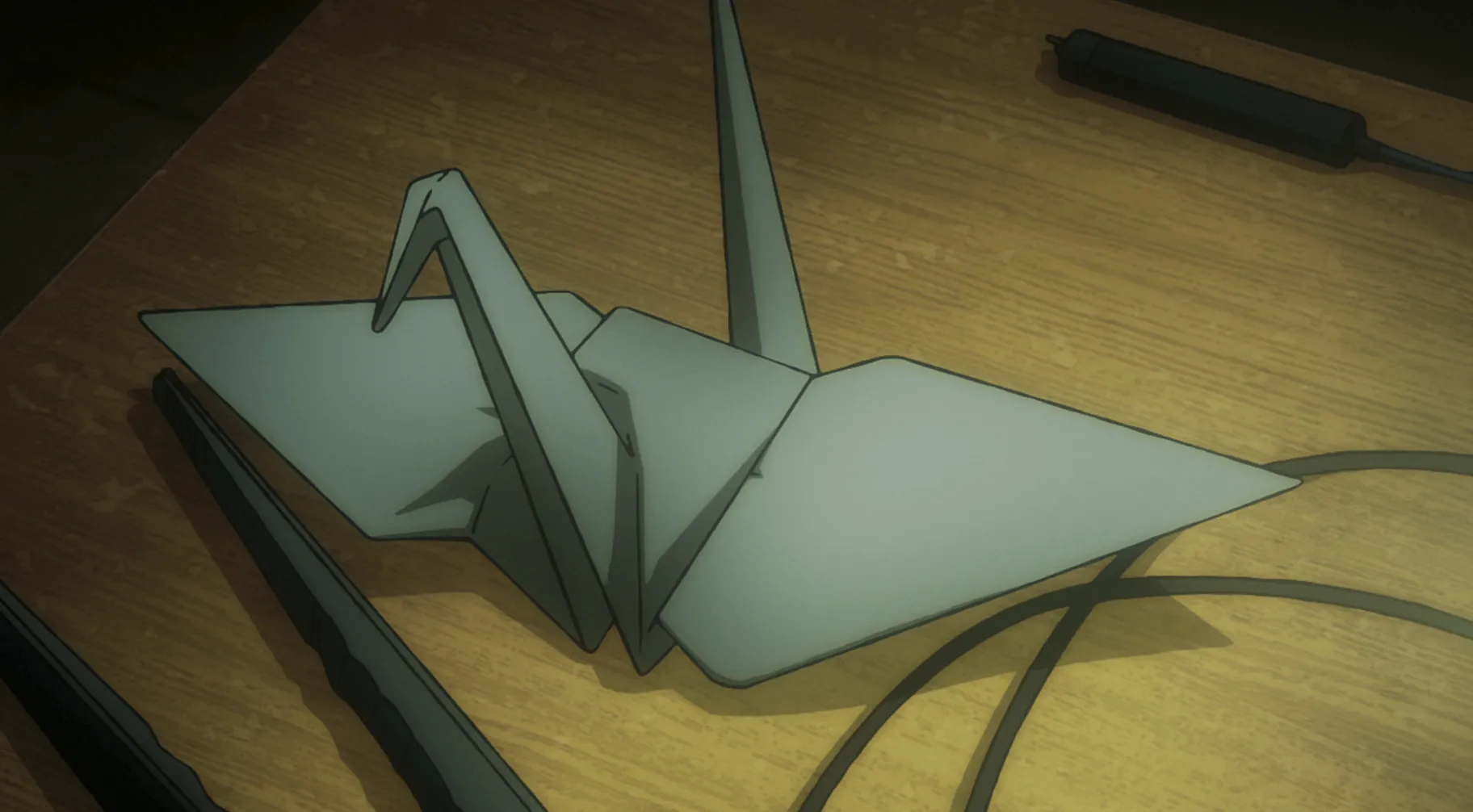 Un ninja deja una grulla de origami como señal de su presencia.