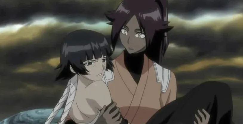 Yoruichi cargando a Soi Fon