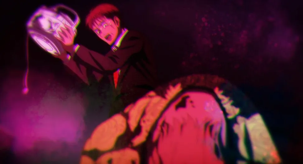 Muy mal filtro sobre el protagonista de My Home Hero de pie con su arma homicida sobre el cuerpo desplomado del asesino novio yakuza.