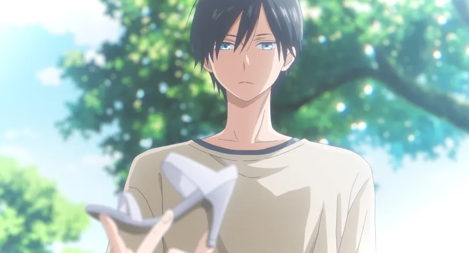 Yamada sostiene el zapato de Akane.